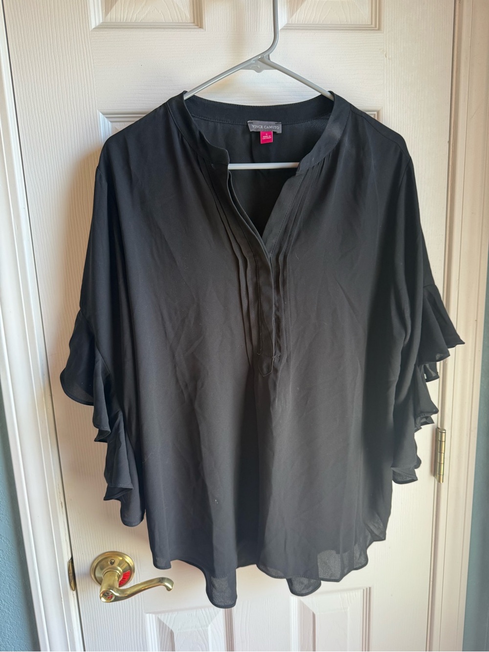 Vince Camuto Black Ruffle-Sleeve Tunic Top